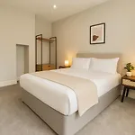 4 Bedroom Spacious House In Cardiff