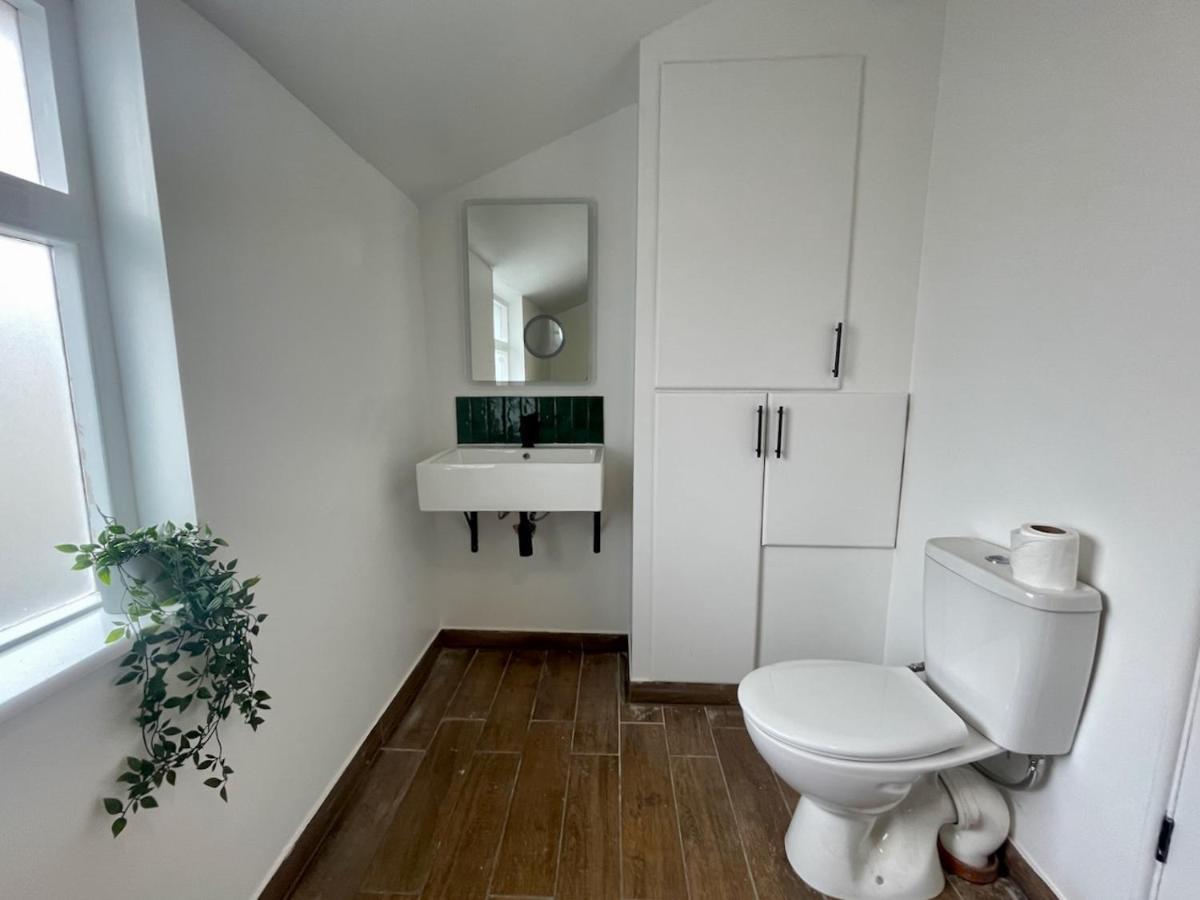 4 Bedroom Spacious House In *