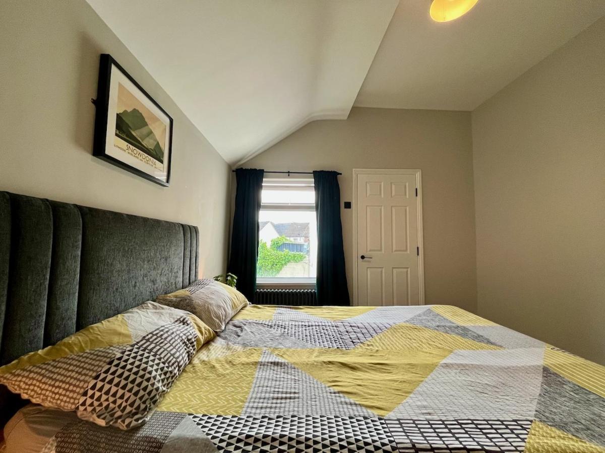 Holiday home 4 Bedroom Spacious House In