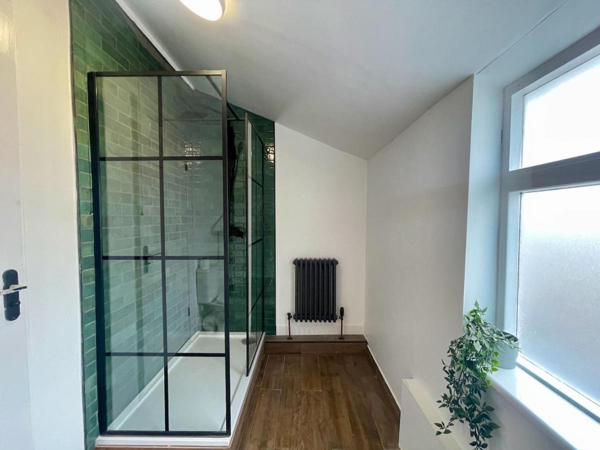 4 Bedroom Spacious House In